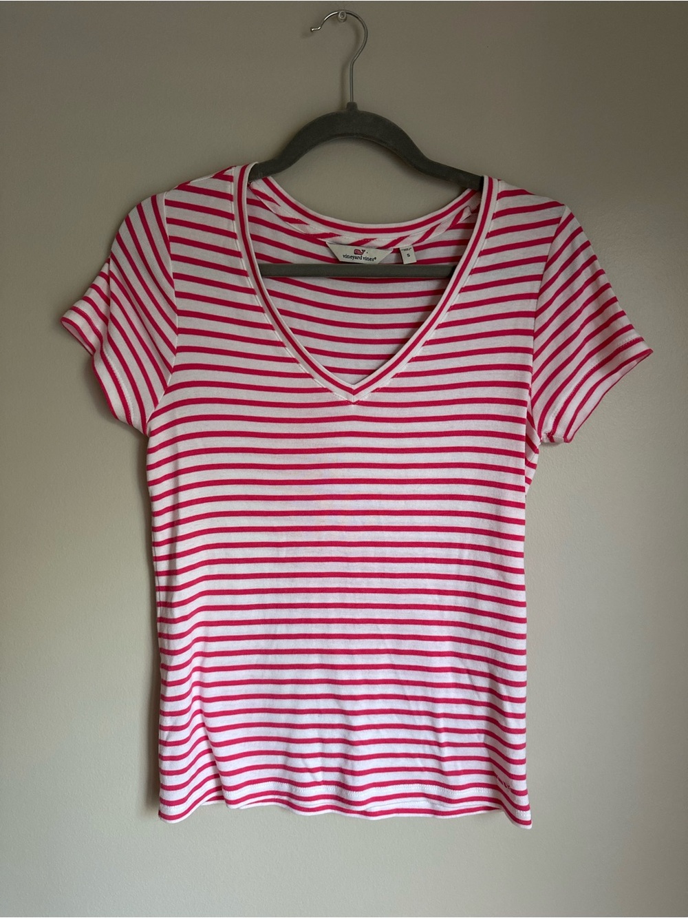 Vineyard Vines T-Shirt Pullover Tee Short Sleeve V-Neck Pink White Striped Small